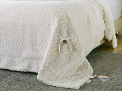 Покрывало Софи де Марко Аврил (молоко) 220х240